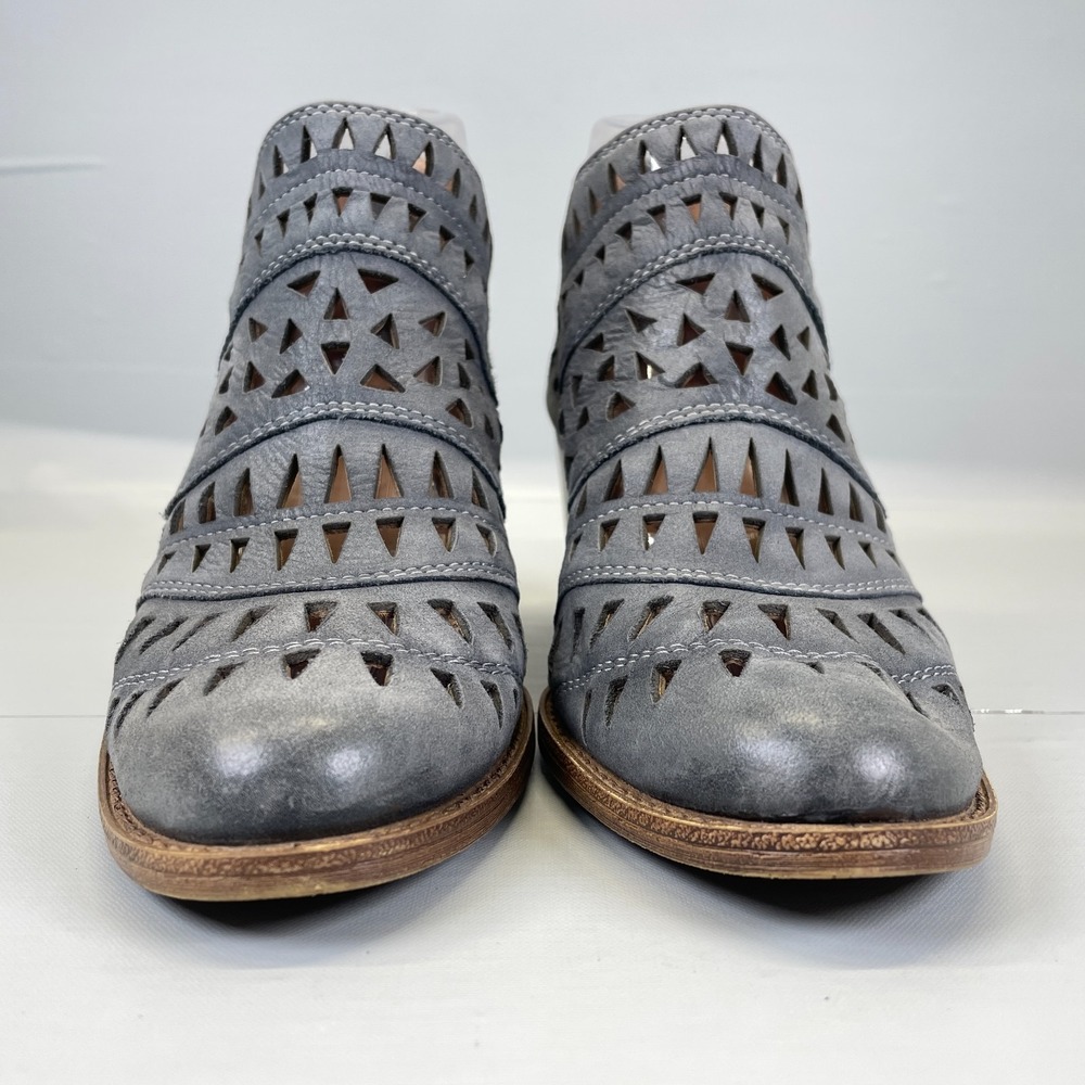Sofft Westwood Lasercut Ankle Boots Womens Size 8 M Gray Blue Leather Western - Picture 3 of 10